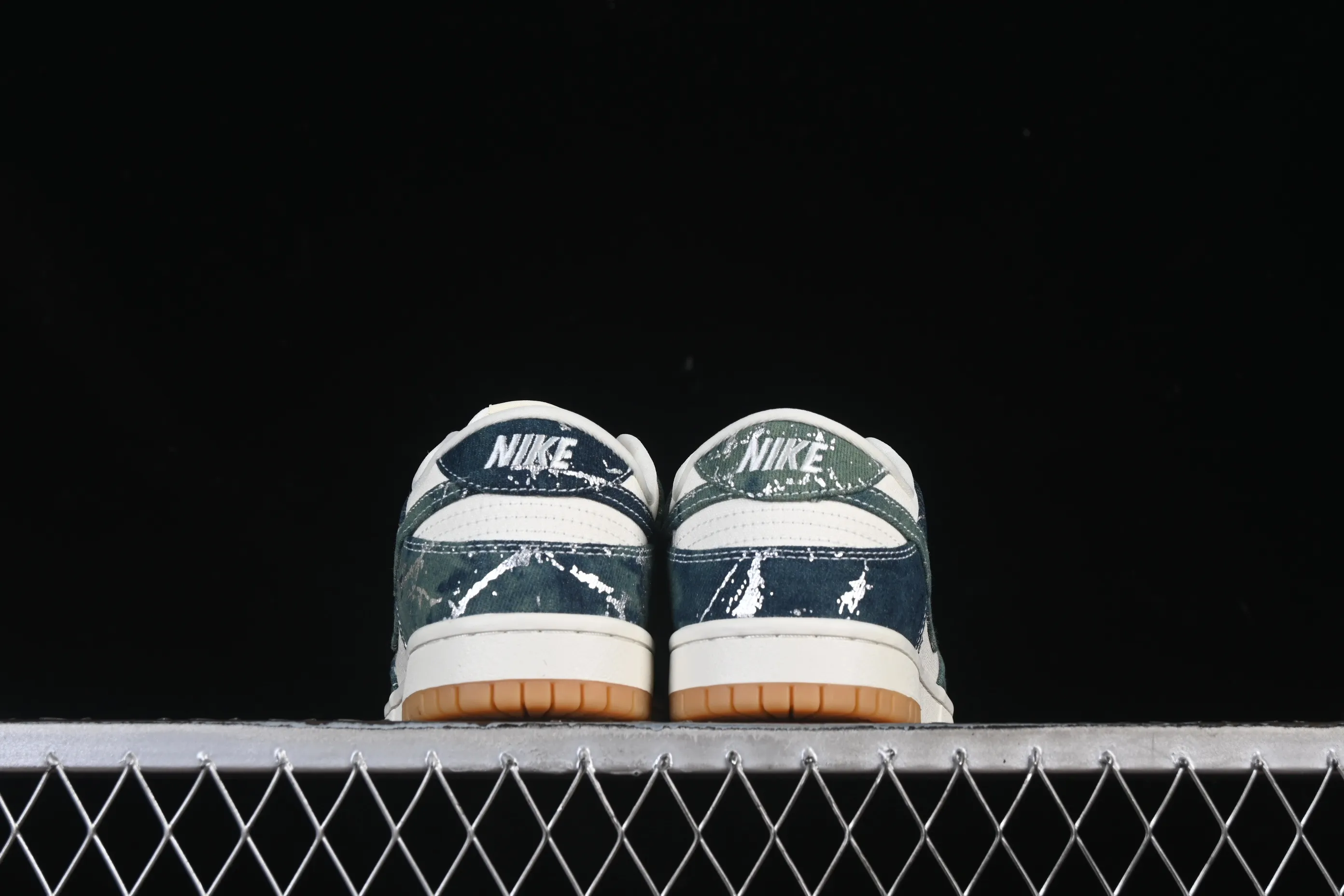All categories Nk SB Dunk Series Nk SB Dunk Low High-end customized low-top sneakers Nike SB Dunk Low Military green fabric High-end customized low-top casual sneakers SC0601-464
